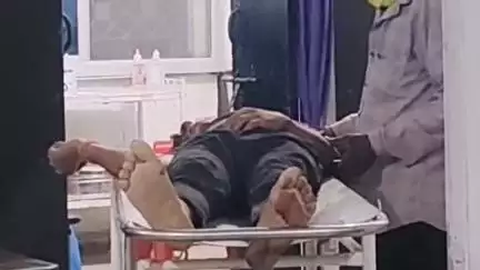 घंसौर: भालीवाड़ा ग्राम के समीप पत्थर से टकराकर बाइक फिसली, हादसे में 2 घायल, 1 मेडिकल कॉलेज रेफर