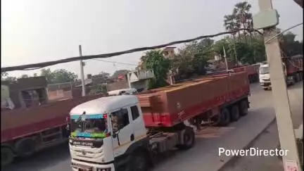 कोईलवर: 24 घंटे से जाम झेल रहे कोईलवर छपरा फोरलेन पर पिछले 12 घंटे से लगा है भीषण जाम, ट्रक चालकों सहित अन्य परेशान #jansamasya