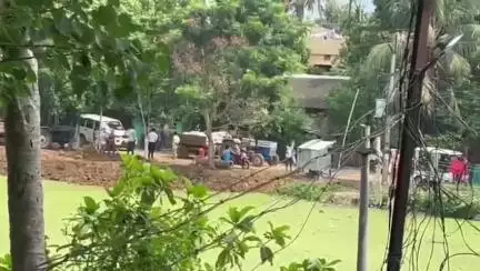ବାଲେଶ୍ବର ମ୍ୟୁନିସିପାଲଟି: ହେମକାପଦା ଠାରେ ପୋଖରୀ ପୋତା ବେଳେ ଖଣି ବିଭାଗର ଚଢ଼ାଉ,ଦୁଇ ଟ୍ରାକ୍ଟର ଅଟକ।