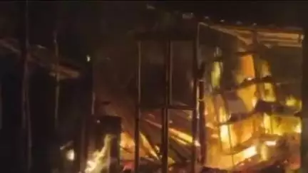 സുൽത്താൻബത്തേരി: മീനങ്ങാടിയിൽ പെട്ടിക്കട കത്തി നശിച്ചു