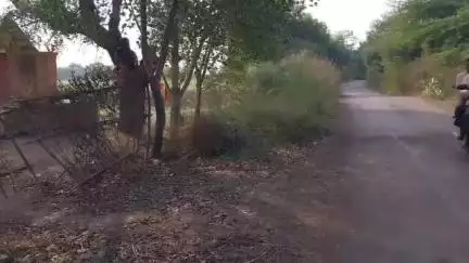 चोपडा: धुपे बुद्रुक शेत गट क्रमांक २०५ मध्ये पाईपलाईनचे बेड फोडल्यावरून वाद,दोन कुटुंबात हाणामारी,चोपडा ग्रामीण पोलिसात गुन्हा