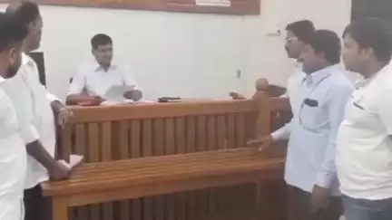 पंढरपूर: ओबीसी नेते लक्ष्मण हाके यांच्यावर गुन्हा दाखल करावा, राष्ट्रवादी काँग्रेसच्या पदाधिकाऱ्यांची तहसीलदारांकडे मागणी