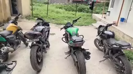 कांके: रांची के सदर थाना क्षेत्र से पुलिस ने आधा दर्जन से अधिक बाइक ज़ब्त की