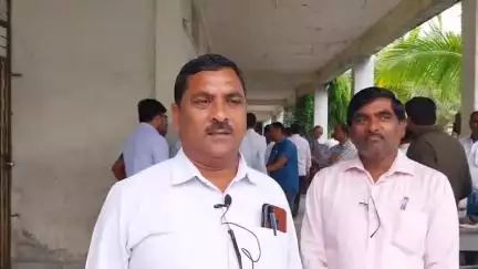 उदगीर: दोन दिवसात शाळेचे पाठ्यपुस्तके पूर्णपणे वाटप करणार,केंद्रप्रमुख धमनसुरे
