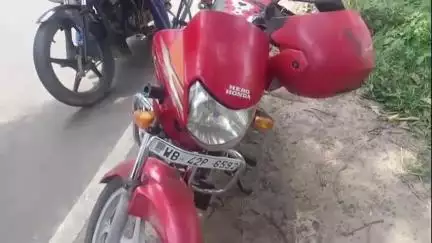 মন্তেশ্বর: মাঝের গ্রামে স্কুল যাওয়ার পথে দুর্ঘটনার কবলে শিক্ষক