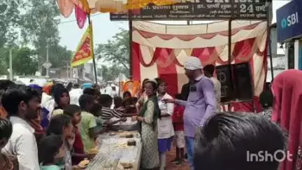 मितौली: मितौली कस्बे में आज जेष्ठ के पांचवें मंगल पर साई बाबा हॉस्पिटल के सौजन्य से विशाल भंडारा कराया जा रहा है