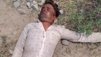 स्वार: यूपी-उत्तराखंड बॉर्डर पर सुल्तानपुर पट्टी के पास रेलवे ट्रैक पर मिला युवक का शव, पुलिस जांच में जुटी