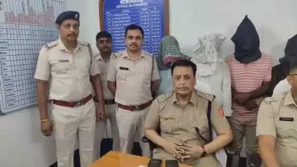 হাবড়া ২: মেনার মাঠ এলাকা থেকে গাঁজা পাচারকারী গ্রেপ্তার, উদ্ধার পাইপগান ও কার্তুজ