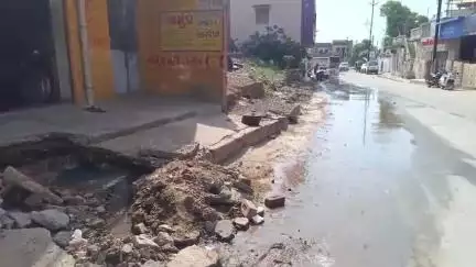 ખેરાલુ: બાલાપીર પાસે ગટરના પાણીની રેલમછેલ,રસ્તાઓ પર પાણી ફરી વળતા જનતા પરેશાન #jansamasya