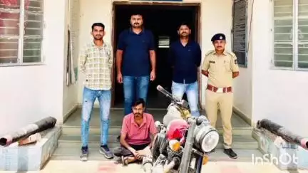 રાપર: રાપર પોલીસે વર્ષ ૨૦૨૨ માં મુંબઈથી બુલેટ ચોરનાર ઇસમને નંદાસર કેનાલ પાસેથી રાપર પોલીસે ઝડપ્યો