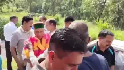 बैजनाथ: विधायक किशोरी नाल ने ददीन गांव का दौरा कर कहा- निर्धन व उपेक्षित वर्गों के उत्थान के लिए प्रदेश सरकार वचनबद्ध