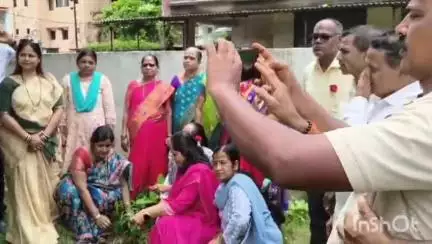 रोहा: रोहा प्रेस क्लबची वटपौर्णिमेच्या दिवशी झाडे लावण्याची परंपरा कायम, गेली पंधरा वर्षे झाडे लावत असल्याने कौतुक