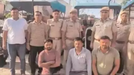 भोपालगढ़: बोरुन्दा पुलिस ने बजरी के अवैध खनन करने वालों के खिलाफ अखरोट अभियान के तहत की सख्त कार्रवाई, ट्रॉली सहित 3 ट्रैक्टर जब्त