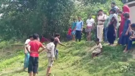 হরিহরপাড়া: ললিতপুর আইসিডিএস সেন্টারে নিম্নমানের খাবার  এবং স্কুলে ঠিকঠাক মতো না আসায় বিক্ষোভ গ্রামবাসীদের #jansamasya