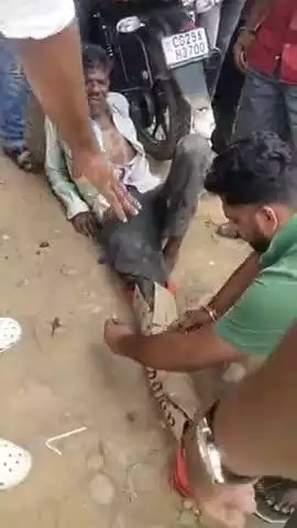 सूरजपुर: ग्राम केनापारा में तेज रफ्तार बाइक की टक्कर में दो बाइक सवार घायल, हाईवे पेट्रोलिंग की टीम ने पहुंचाया अस्पताल