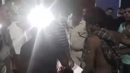 बिहार: कोसुक गांव में युवक ने फांसी लगाकर की आत्महत्या, परिजनों ने हत्या का लगाया आरोप