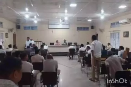 পূব ডিব্ৰুগড়: অক্টোবৰৰ পৰা জিলাৰ ৰেচন কাৰ্ডৰ গৰাকীয়ে  কম দৰত লাভ কৰিব দাইল চেনি নিমখ,প্ৰশিক্ষণ ভৱনত অনুষ্ঠিত সভাত লোৱা হ'ল সিদ্ধান্ত