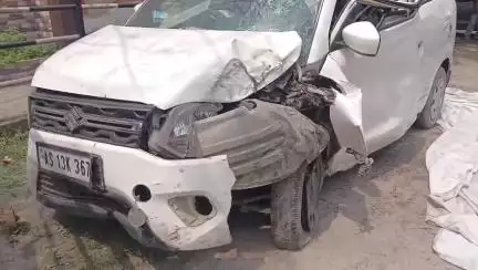 ঢেকিয়াজুলি ভাগ: মিঠাআম বঙালী গাঁৱত সংঘটিত হয় ভয়ংকৰ পথ দুৰ্ঘটনা, আঘাতপ্ৰাপ্ত এজন