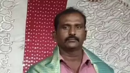 ముధోల్: భైంసా పట్టణంలోని గీత జిన్నింగ్ ఫ్యాక్టరీలో  కరెంట్ షాక్ తగిలి పట్టణంలోని రాహుల్ నగర్ కు చెందిన చంద్రకాంత్ అక్కడే మృతి