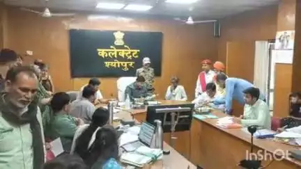 श्योपुर: कलेक्टर ने सुनी 170 आवेदकों की फरियाद, कलेक्ट्रेट सभाकक्ष में जनसुनवाई सम्पन्न