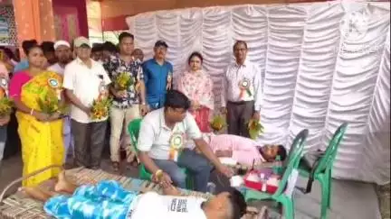 মগরাহাট ২: গ্রীষ্মকালীন রক্তের সংকট মেটাতে বাকিপুর সরদার পাড়া কাফেলা কমিটির পক্ষ থেকে স্বেচ্ছায় রক্তদান শিবিরের আয়োজন করা হয়