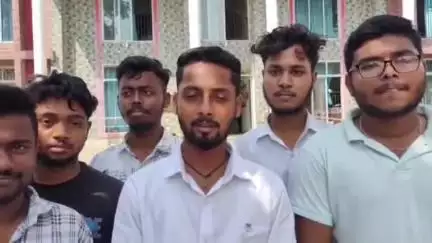 বালিজানা: চহৰৰ ভালুকডুবিৰ এম জি চিনিয়ৰ চেকেণ্ডাৰী স্কুলৰ বাথৰুমত হিন্দু ধৰ্মৰ চিহ্ন থকা টাইলচ লগোৱাত জাঙুৰখাই উঠিছে এ বি ভি পি
