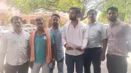 लाडपुरा: थर्मल में प्लेसमेंट एजेंसी से कार्यरत कर्मचारियों की सूचना देने को लेकर कलेक्टर को मुख्य प्रबंध निदेशक के नाम ज्ञापन