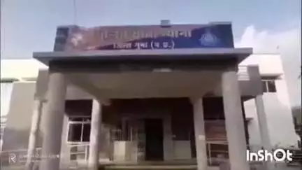 बमोरी: डूमसरा गांव से पुलिस ने 60 लीटर अवैध कच्ची शराब पकड़ी, आरोपी गिरफ्तार