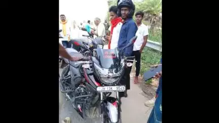 प्रतापपुर: गोमे में सघन वाहन चेकिंग अभियान, 10 बाइक जब्त