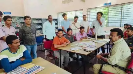 ರಾಣೇಬೆನ್ನೂರು: ನಗರದ ಕೇಂದ್ರ ಗ್ರಂಥಾಲಯಕ್ಕೆ ಶಾಸಕ ಕೋಳಿವಾಡ್ ಭೇಟಿ