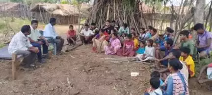 తల్లాడ: ఉమేష్ చంద్ర నగర్ గ్రామానికి రహదారి సౌకర్యం కల్పించాలి ప్రజా పందా మణుగూరు డివిజన్ కార్యదర్శి ఆర్ మధుసూదన్ రెడ్డి