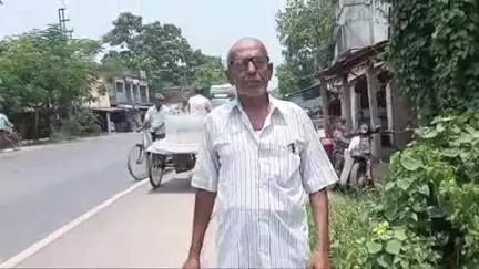 দেগঙ্গা: দেগঙ্গায় কুচে মোড়া গ্রামে জমি ও ভিটেবাড়ি লিখে না দেওয়ায় বাবাকে শাসানোর অভিযোগ ছেলের বিরুদ্ধে