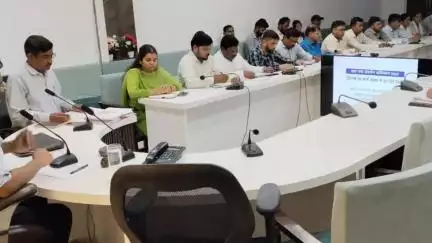 हरदा: कलेक्टर ने दी चेतावनी, ‘‘जल गंगा संवर्धन अभियान’’ के कार्यों में लाएं गति, अन्यथा होगी कार्यवाही!