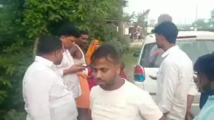 गायघाट: मैठी टॉल प्लाजा पर पति-पत्नी का हंगामा, पत्नी ने पति पर जबरन दिल्ली ले जाने का आरोप लगाया