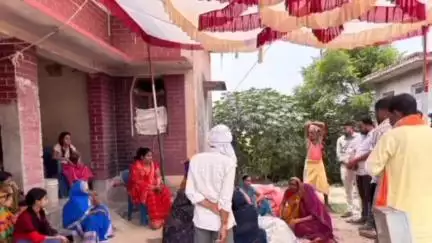 इटवा: गनवरिया में अजय दूबे के निधन पर नगर पंचायत अध्यक्ष ने उनके आवास पर पहुंचकर व्यक्त की शोक संवेदना