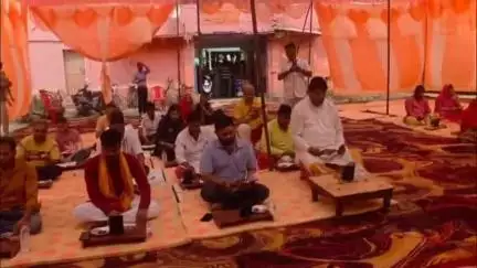 तुलसीपुर: तुलसीपुर के संकट मोचन हनुमानगढ़ी मंदिर में ज्येष्ठ माह के अंतिम मंगलवार को आयोजित हुआ सुंदरकांड पाठ