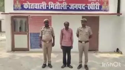 मितौली: थाना मितौली पुलिस द्वारा विभिन्न मुकदमों में फरार चल रहे एक अभियुक्त छेदालाल को उमरापुर गांव से किया गया गिरफ्तार ।