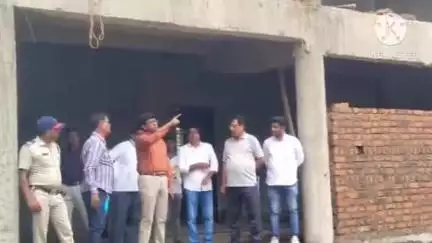 हिंगोली: तालुका क्रीडा कार्यालय येथील इमारतीची जिल्हाधिकारी राहुल गुप्ता यांनी केली पाहणी