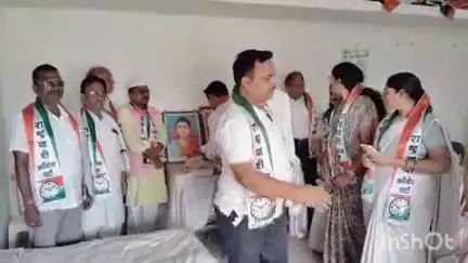 गोरेगाव: शहरातील राष्ट्रवादी काँग्रेस पक्ष कार्यालयात राष्ट्रवादी काँग्रेस पक्षाचा स्थापना दिन साजरा