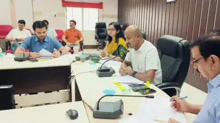 सीहोर नगर: जिला पंचायत सभा कक्ष में टीएल की बैठक आयोजित, कलेक्टर ने सीएम हेल्पलाइन के प्रकरणों की समीक्षा कर दिशा निर्देश दिए