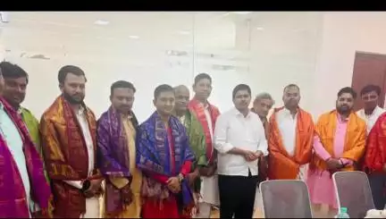 మహారాష్ట్ర ఎమ్మెల్యే సాబ్లి ని ఘనంగా సన్మానించిన పీలేరు సర్పంచ్ షేక్ హబీబ్ భాష