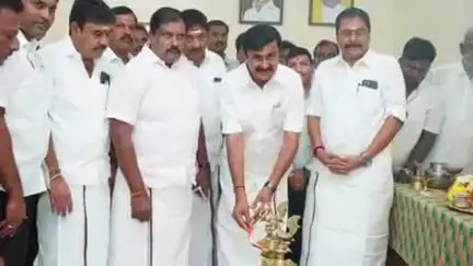 பெருந்துறை: சென்னிமலை சுற்றுவட்டார பகுதிகளில் ₹4.37 கோடி மதிப்பீட்டில் 28 திட்ட பணிகளுக்கு அடிக்கல் நாட்டினார் அமைச்சர் சாமிநாதன்