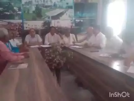 छौड़ाही: प्रखंड कार्यालय के सभागार में 20 सूत्री क्रियान्वयन समिति की हुई बैठक, प्रखंड विकास पदाधिकारी रहे मौजूद