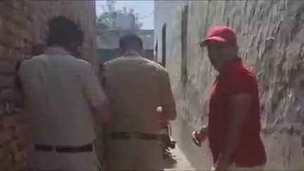 चरखी दादरी: चरखी दादरी पुलिस का नशा तस्करों के खिलाफ चौथे दिन भी सर्च अभियान, मोड़ी में छापेमारी