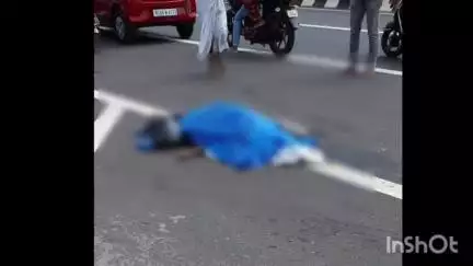 കൊണ്ടോട്ടി: കോഹിനൂരിൽ ദമ്പതികൾ സഞ്ചരിച്ച ബൈക്കിൽ ലോറിയിടിച്ച് അപകടം, ഭാര്യക്ക് ദാരുണാന്ത്യം