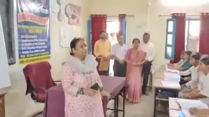 कोटद्वार: विधानसभा अध्यक्ष ऋतु खण्डूडी भूषण ने समग्र शिक्षा योजना के तहत चल रहे निशुल्क कोचिंग का किया निरीक्षण