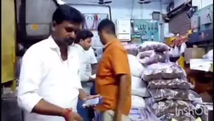 సత్తెనపల్లిలో విజిలెన్స్, ఎన్ఫోర్స్మెంట్, మెట్రాలజీ, ఫుడ్ సేఫ్టీ అధికారుల ఆధ్వర్యంలో ఆకస్మిక తనిఖీలు నిర్వహణ