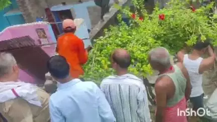 जमालपुर: रेलवे ट्रैक किनारे बने 20 अवैध घरों पर चला बुलडोजर, अतिक्रमण कार्यों में मचा हड़कंप