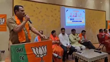 હિંમતનગર: શહેરમાં સહકારીજીન વિસ્તારમાં પ્રથમ સ્કેવર ખાતે ભારતીય જનતા પાર્ટીનું વ્યવસાયિક સંમેલન યોજાયું