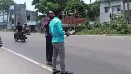 দেগঙ্গা: খারাটি সুবর্ণপুরে রাগ ও আক্রোশবশত ব্যক্তির বাড়িতে হামলা চালানোর অভিযোগ, 5 জন প্রতিবেশীর বিরুদ্ধে অভিযোগ দায়ের